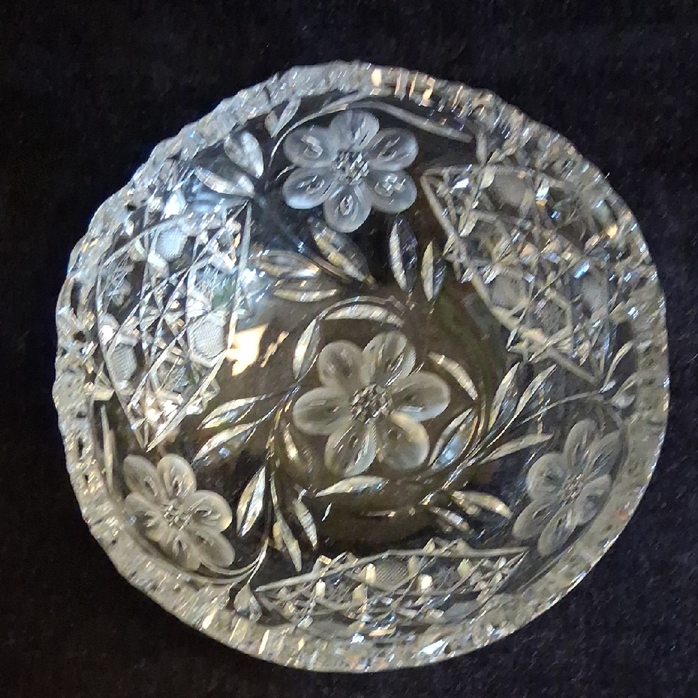 ABP Heavy Cut Crystal Glass Bowl With Intricate Designs And Sawtooth Rim